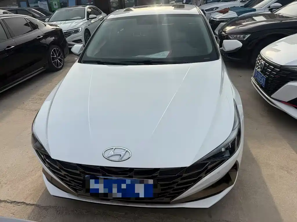 Hyundai Elantra 2022
