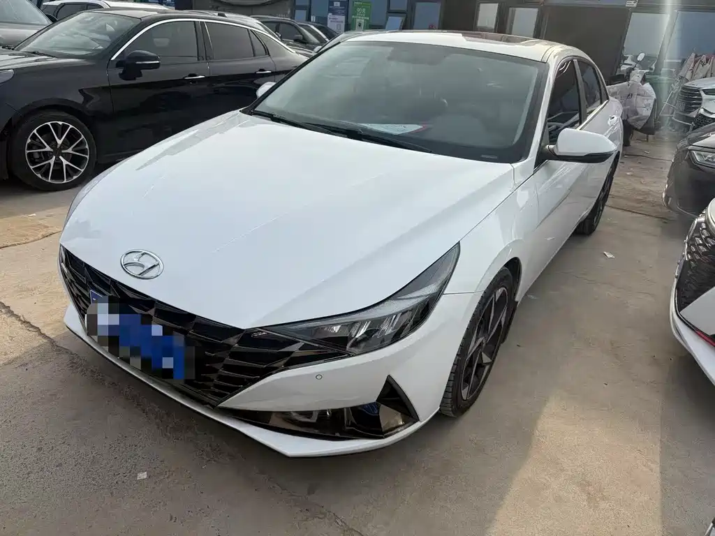 Hyundai Elantra 2022