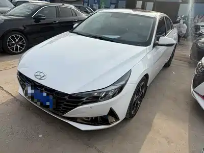 Hyundai Elantra 2022