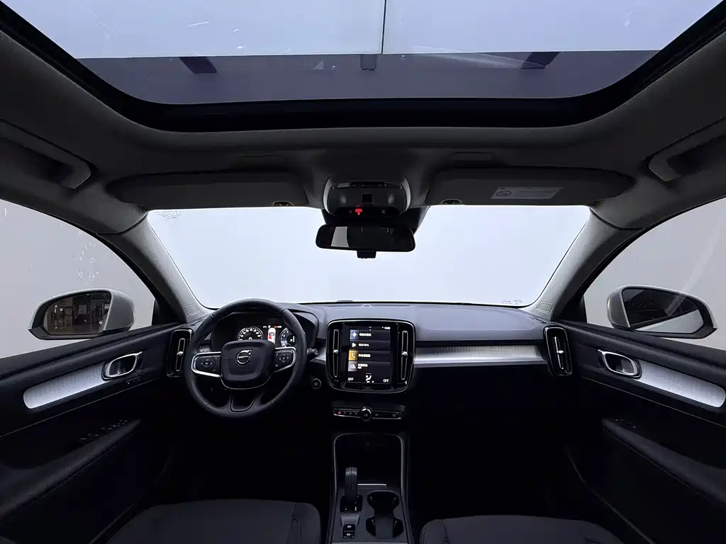 Volvo XC40 2021 — фото 15