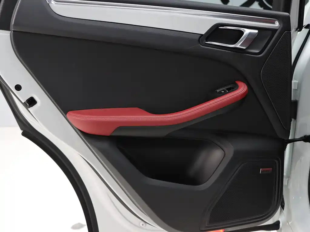 Porsche Macan 2014 — фото 26