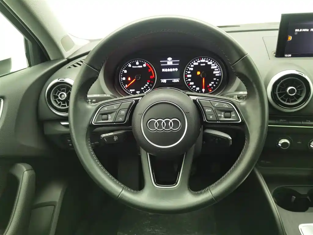 Audi A3 2020 — фото 11