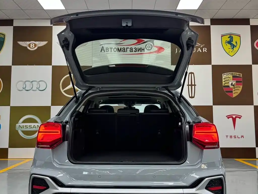 Audi Q2L 2023 — фото 17