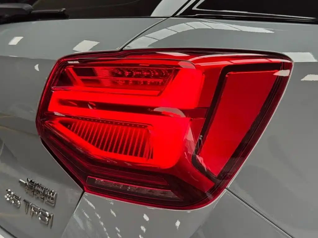 Audi Q2L 2023 — фото 20