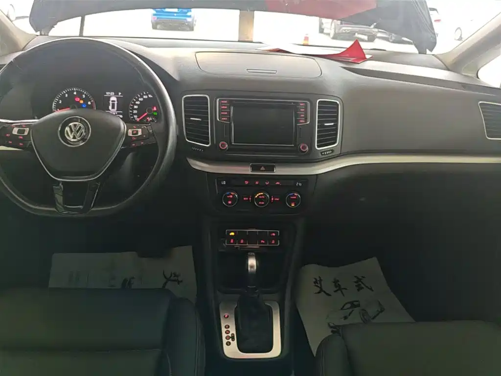 Volkswagen Sharan 2017 — фото 13