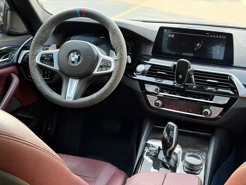 BMW 5 Series 2020 — фото 16