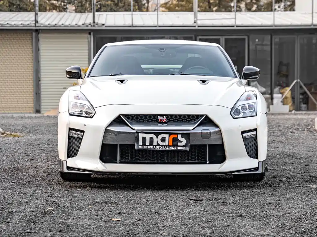 Nissan GT-R 2018 — фото 3