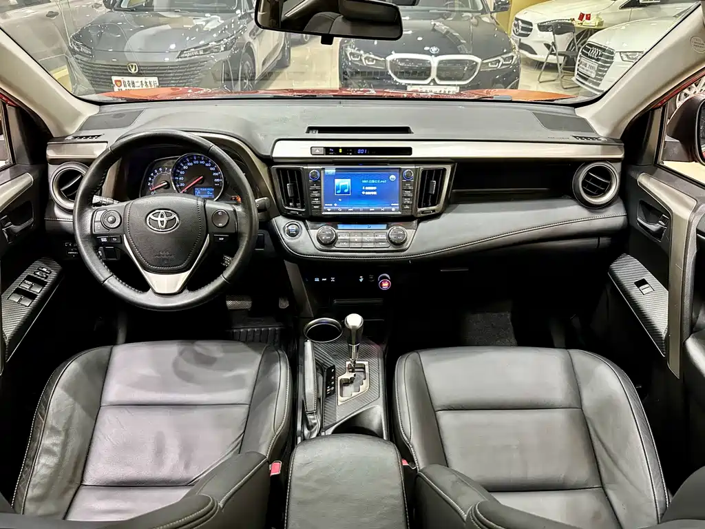 Toyota RAV4 2014 — фото 12