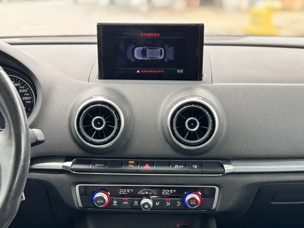 Audi A3 2015 — фото 7