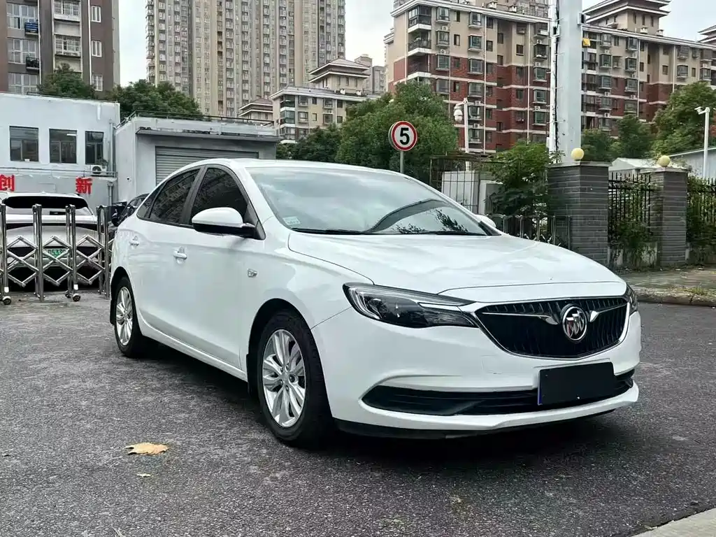 Buick Excelle 2021 — фото 3