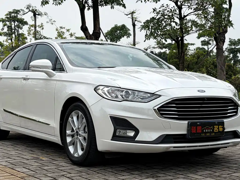 Ford Mondeo 2022 — фото 3