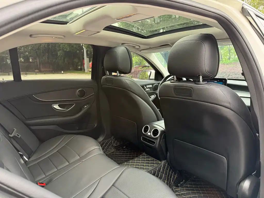 Mercedes-Benz C-Class 2019 — фото 14