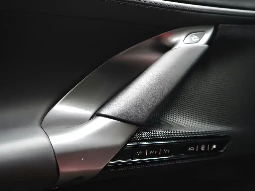 Ferrari SF90 2023 — фото 13
