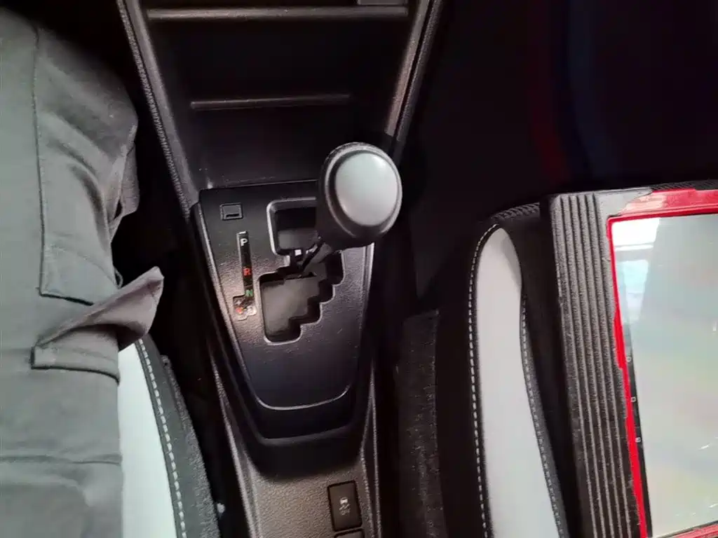 Toyota Yaris L 2022 — фото 14