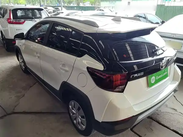 Toyota Yaris L 2022