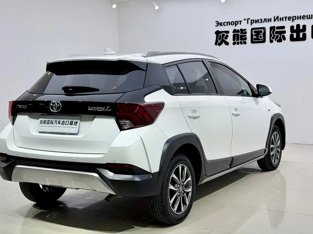 Toyota Yaris L 2022