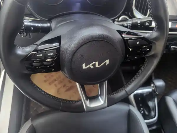 Kia KX1 2021