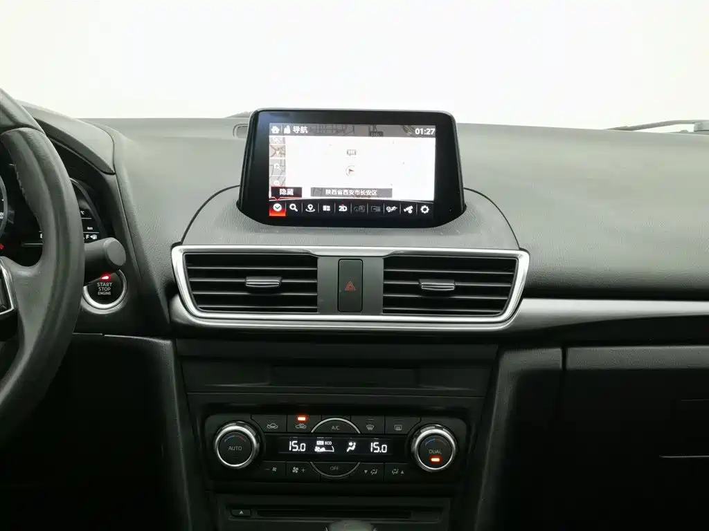 Mazda 3 Axela 2017 — фото 12