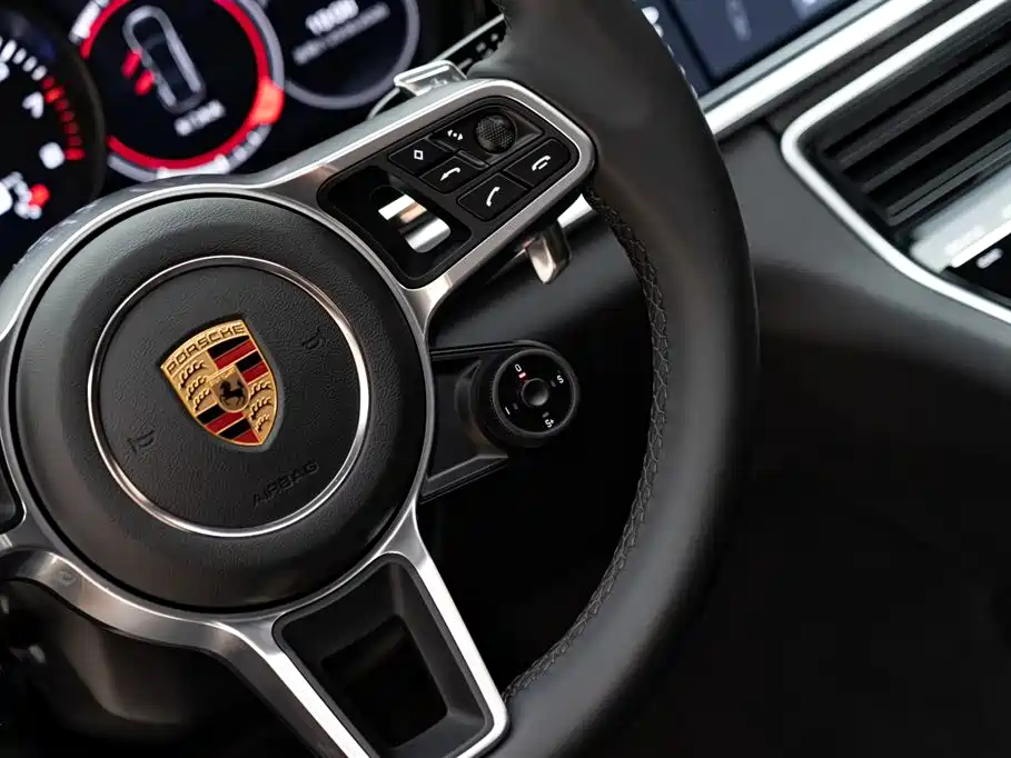 Porsche Panamera 2020 — фото 21