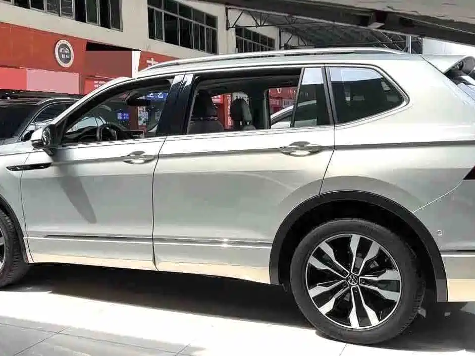 Volkswagen Tiguan L 2023 — фото 3
