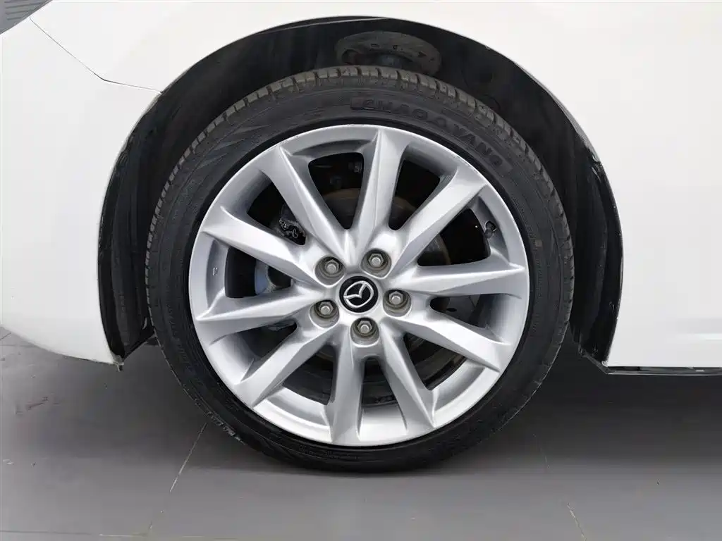 Mazda 3 Axela 2017 — фото 17
