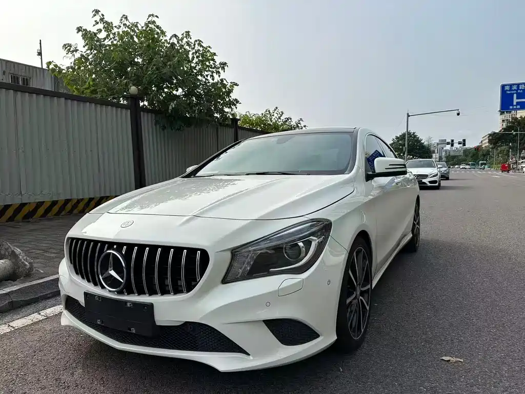 Mercedes-Benz CLA 2015