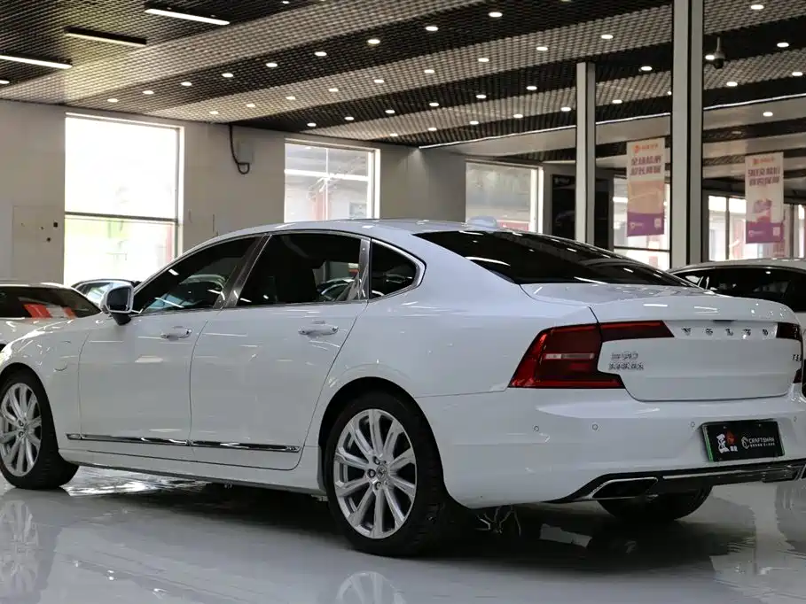 Volvo S90 PHEV 2020 — фото 23