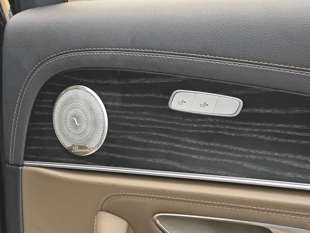 Mercedes-Benz E-Class 2023 — фото 33