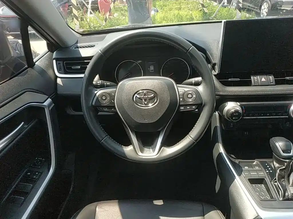 Toyota Wildlander 2023 — фото 11