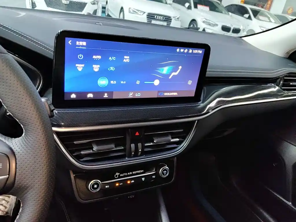 Ford Focus 2021 — фото 13