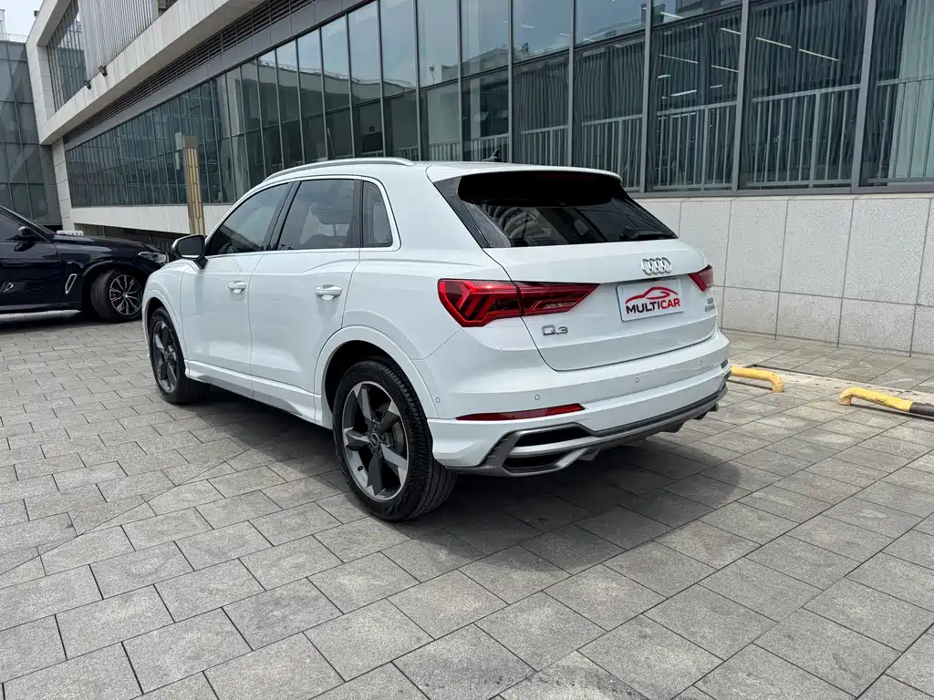 Audi Q3 2022 — фото 9