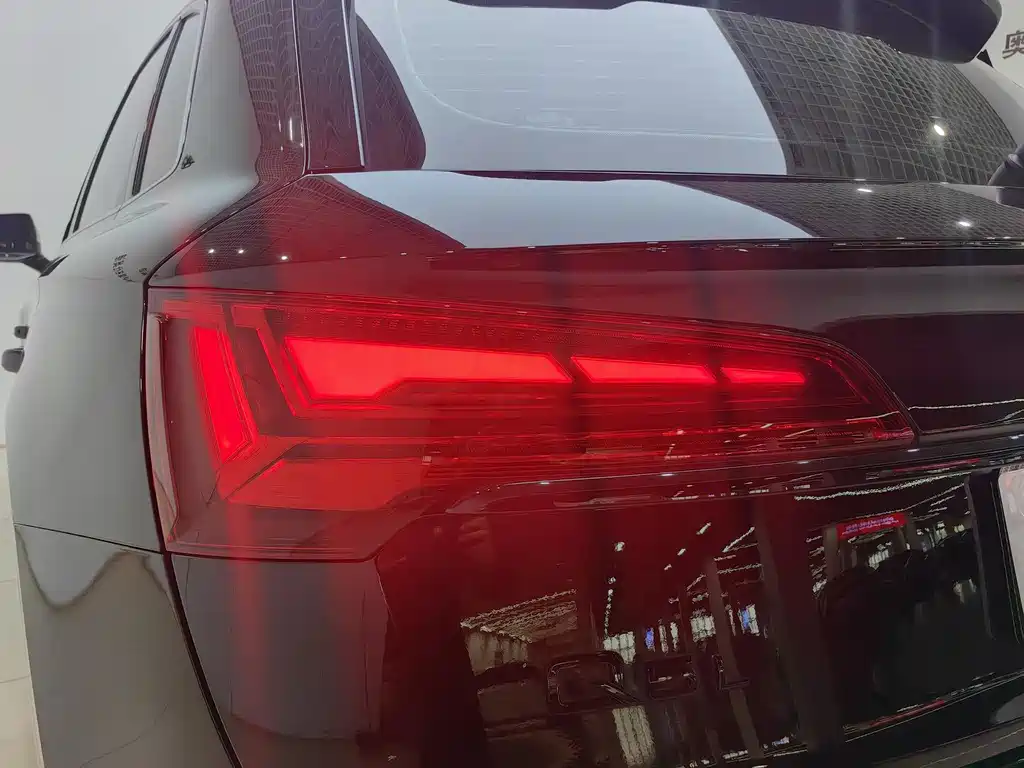 Audi Q5L 2024 — фото 14