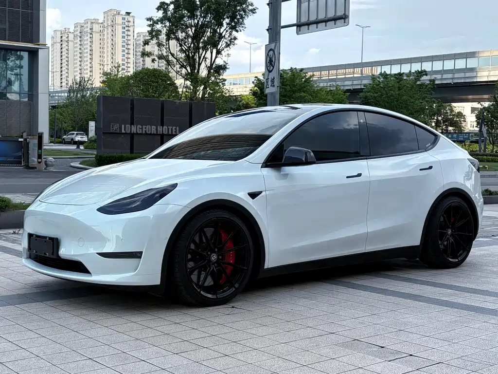 Tesla Model Y 2022 — фото 1