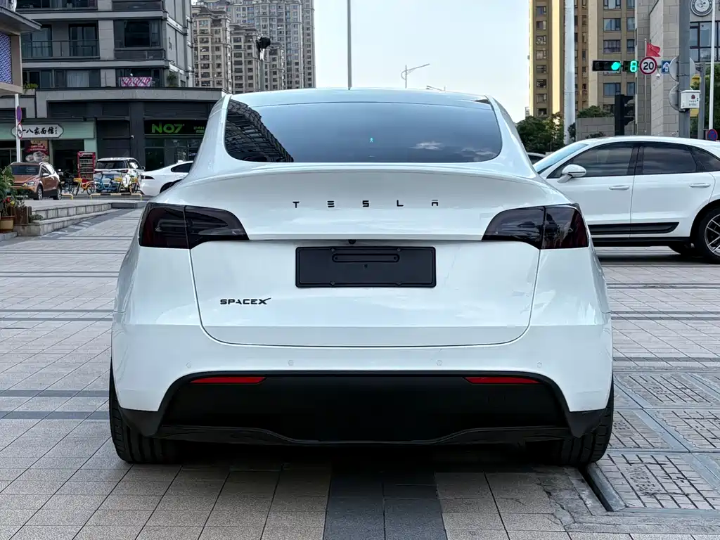 Tesla Model Y 2022 — фото 5