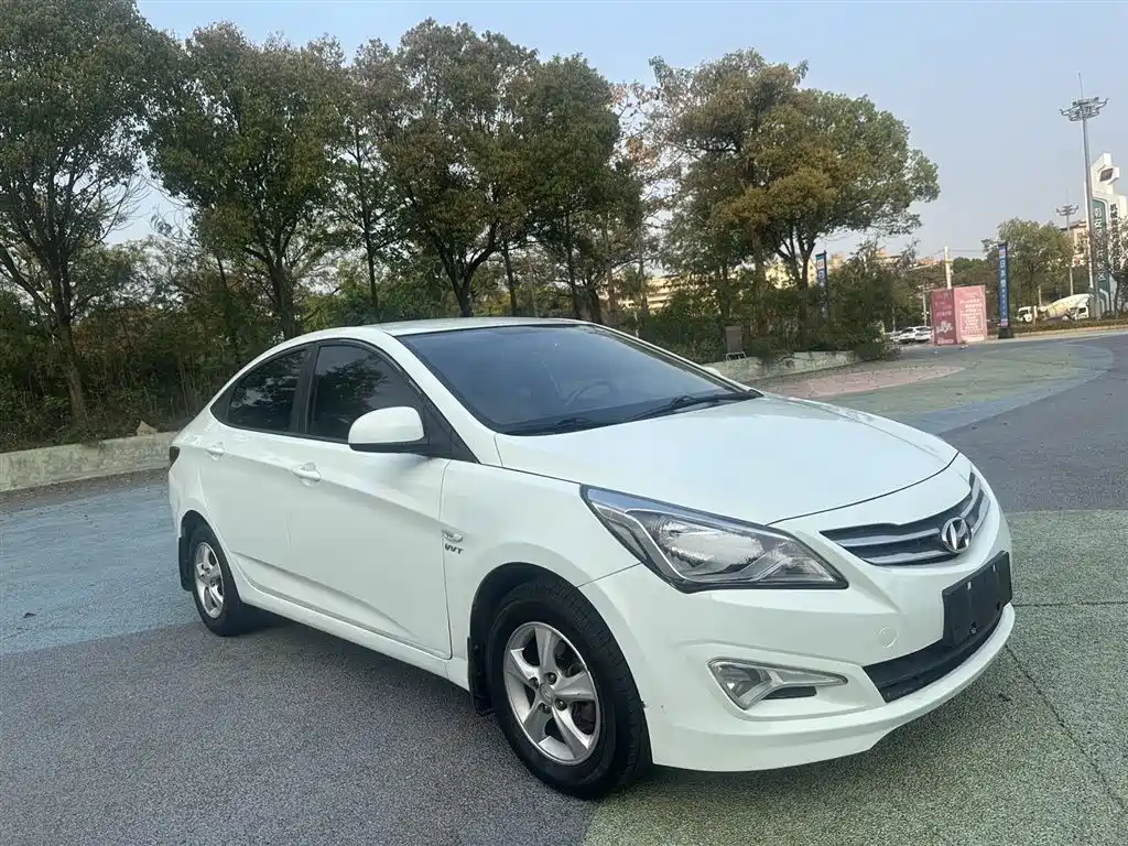Hyundai Verna 2016 — фото 3