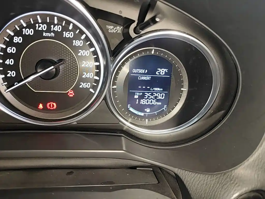 Mazda Atenza 2015 — фото 12
