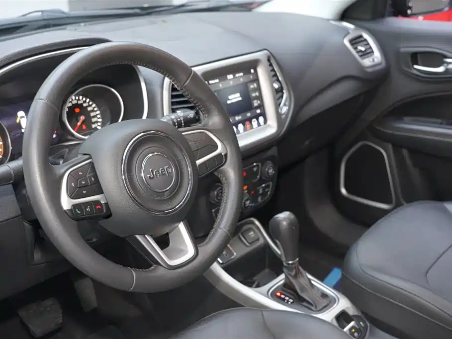 Jeep Compass 2019 — фото 7