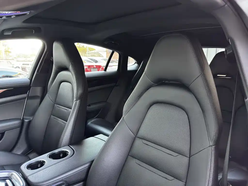 Porsche Panamera 2018 — фото 18