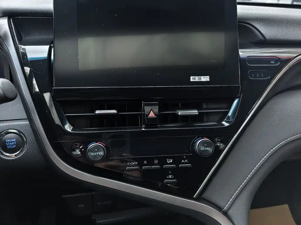 Toyota Camry 2022 — фото 16