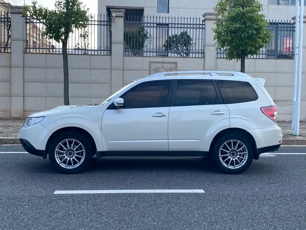 Subaru Forester 2012 — фото 10