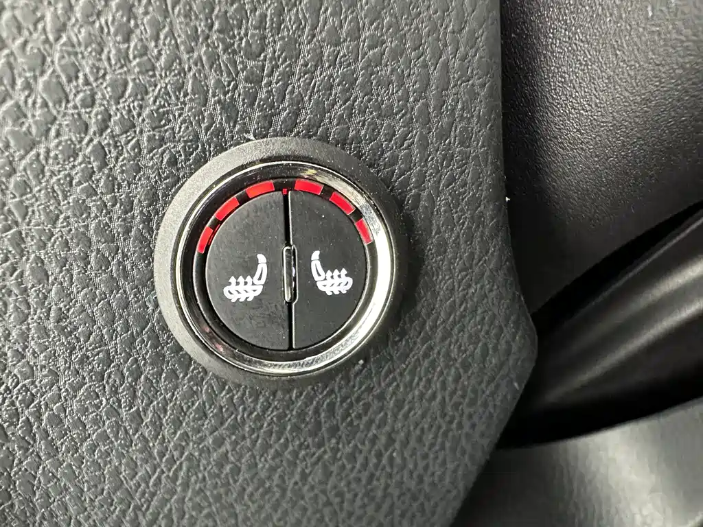 Toyota Yaris L 2022 — фото 12