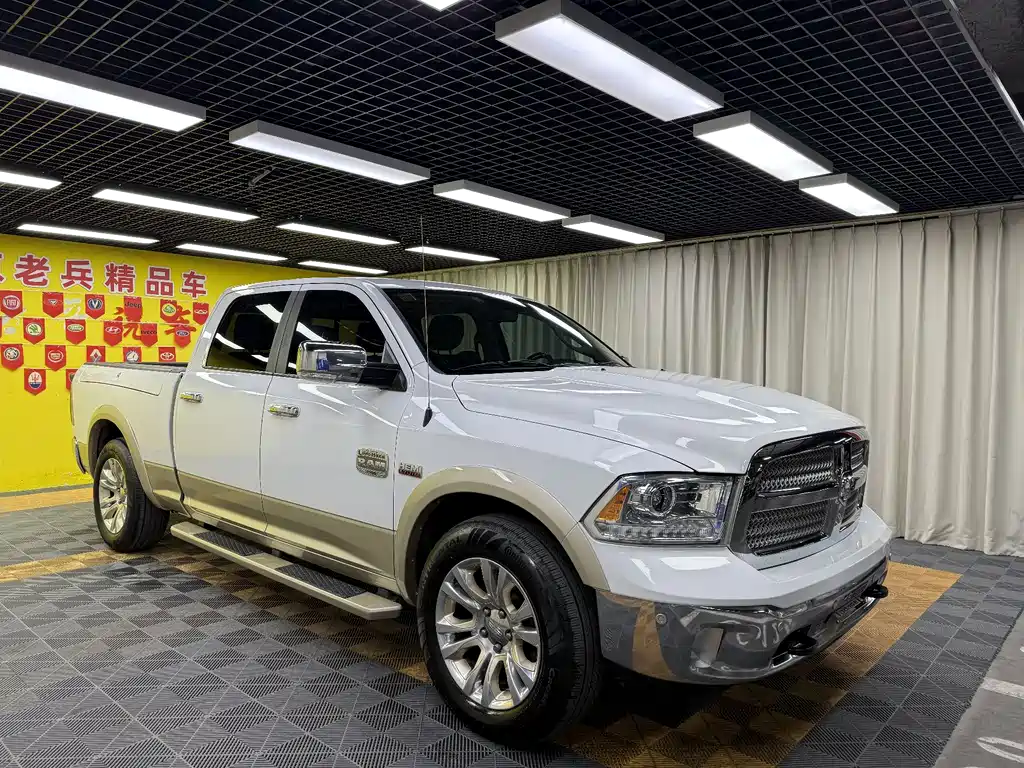 RAM Trucks 2015 — фото 3