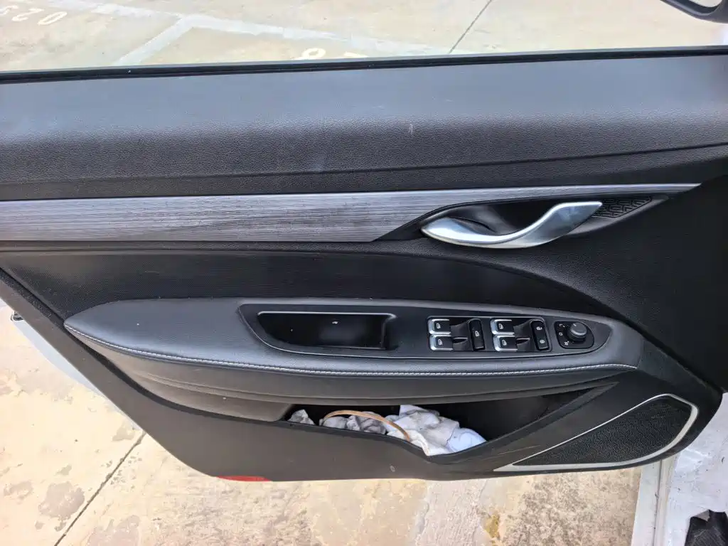 Geely Emgrand 2021