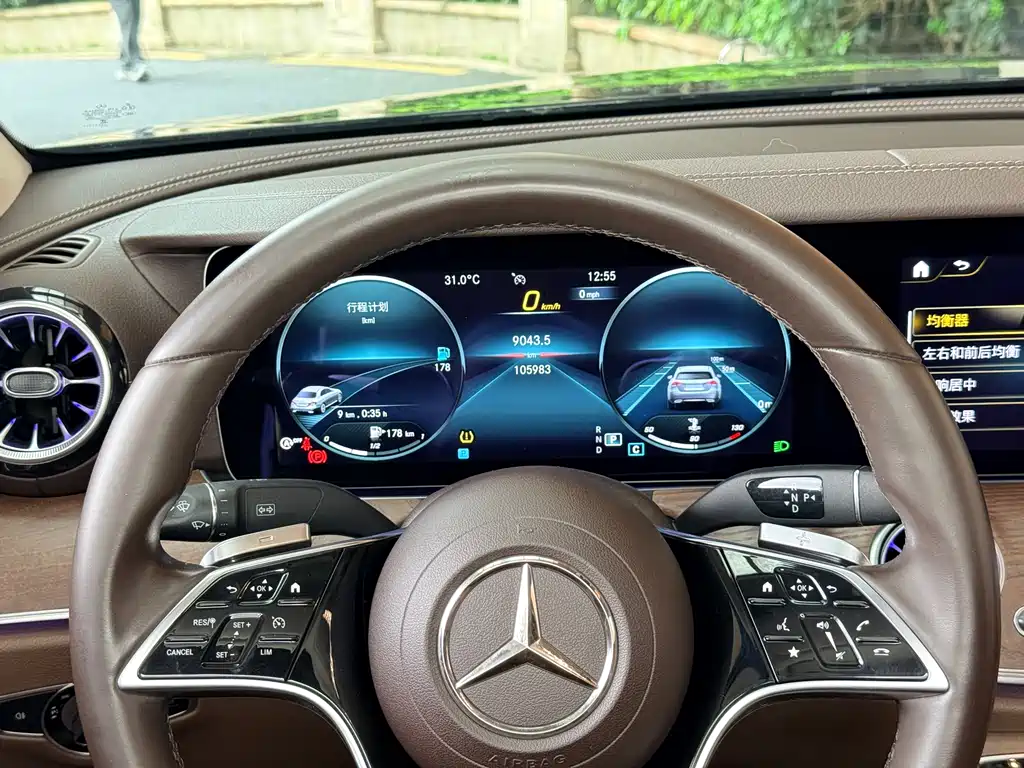 Mercedes-Benz E-Class 2022 — фото 16
