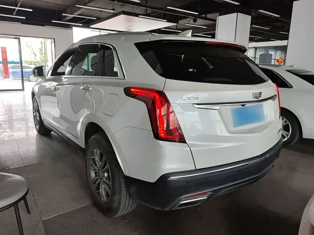 Cadillac XT5 2022 — фото 5
