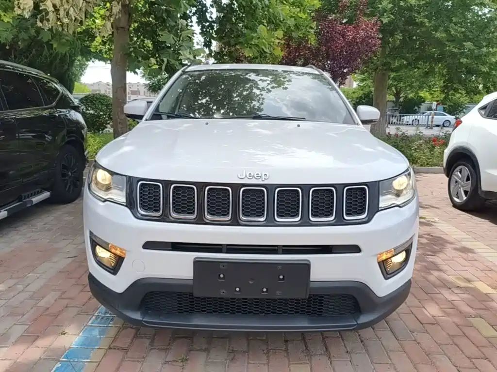 Jeep Compass 2017 — фото 3