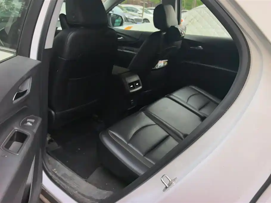 Chevrolet Equinox 2017 — фото 11