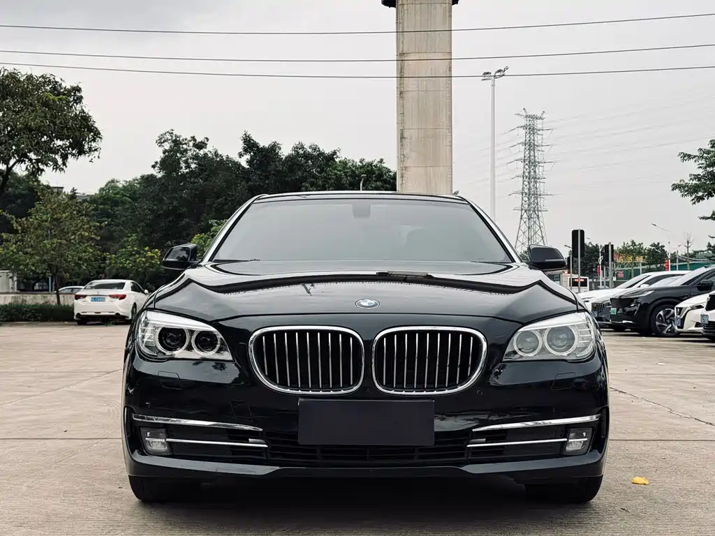 BMW 7 Series 2015 — фото 2