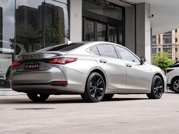 Lexus ES 2021