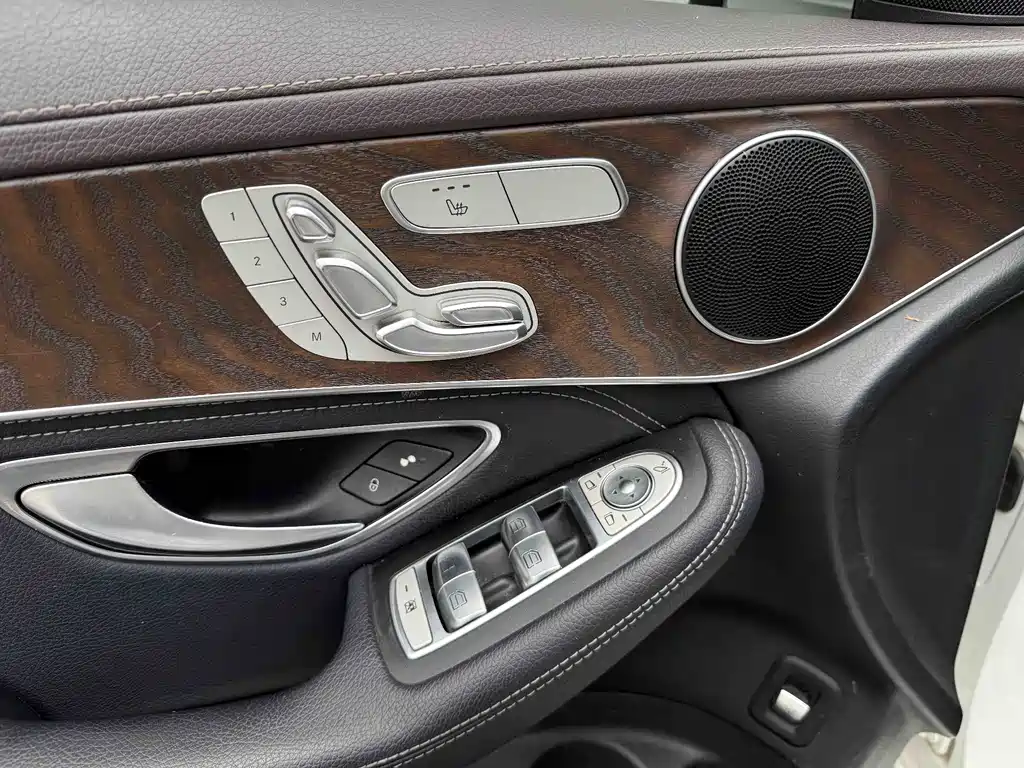 Mercedes-Benz GLC 2016 — фото 13